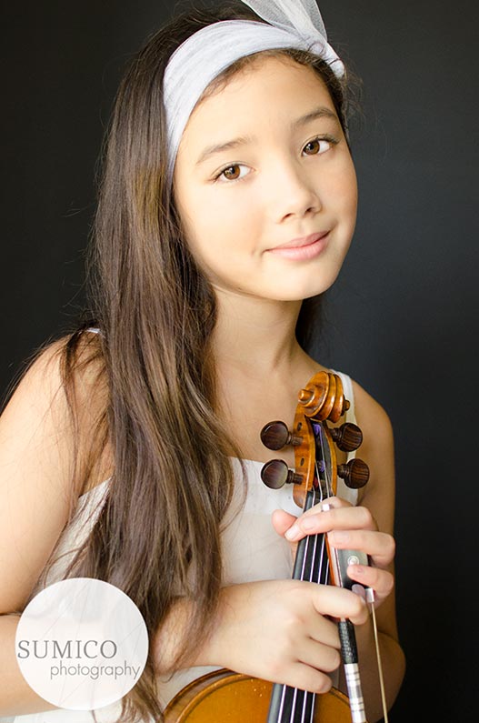 Child portrait with violin