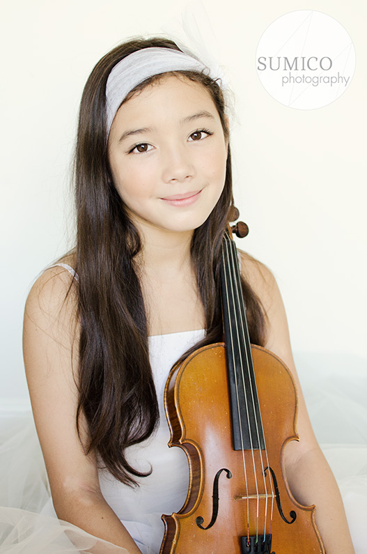 Girl with violin by Sumico Photography