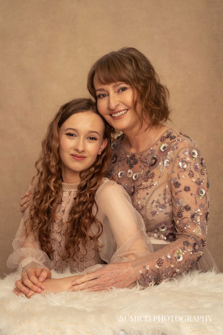 mother-daughter-portrait