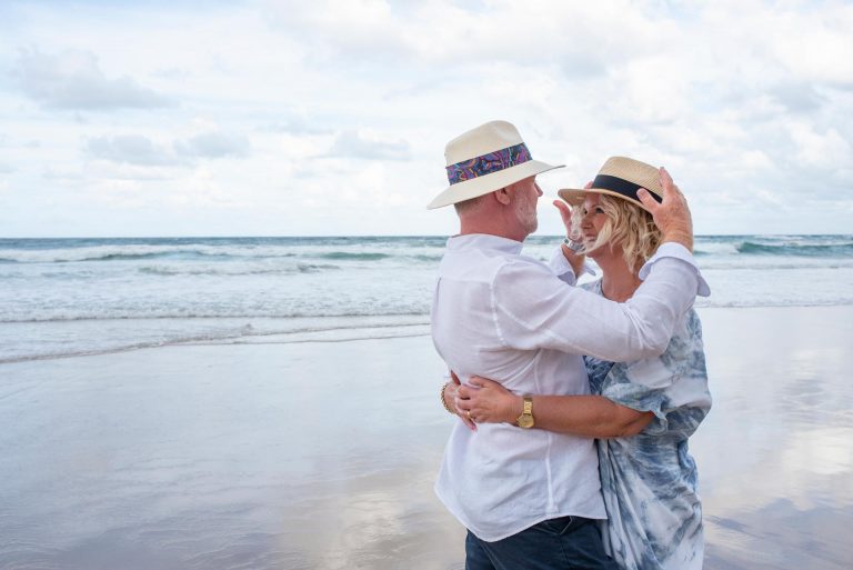 Couple Portrait in Main Beach, Sumico Photography